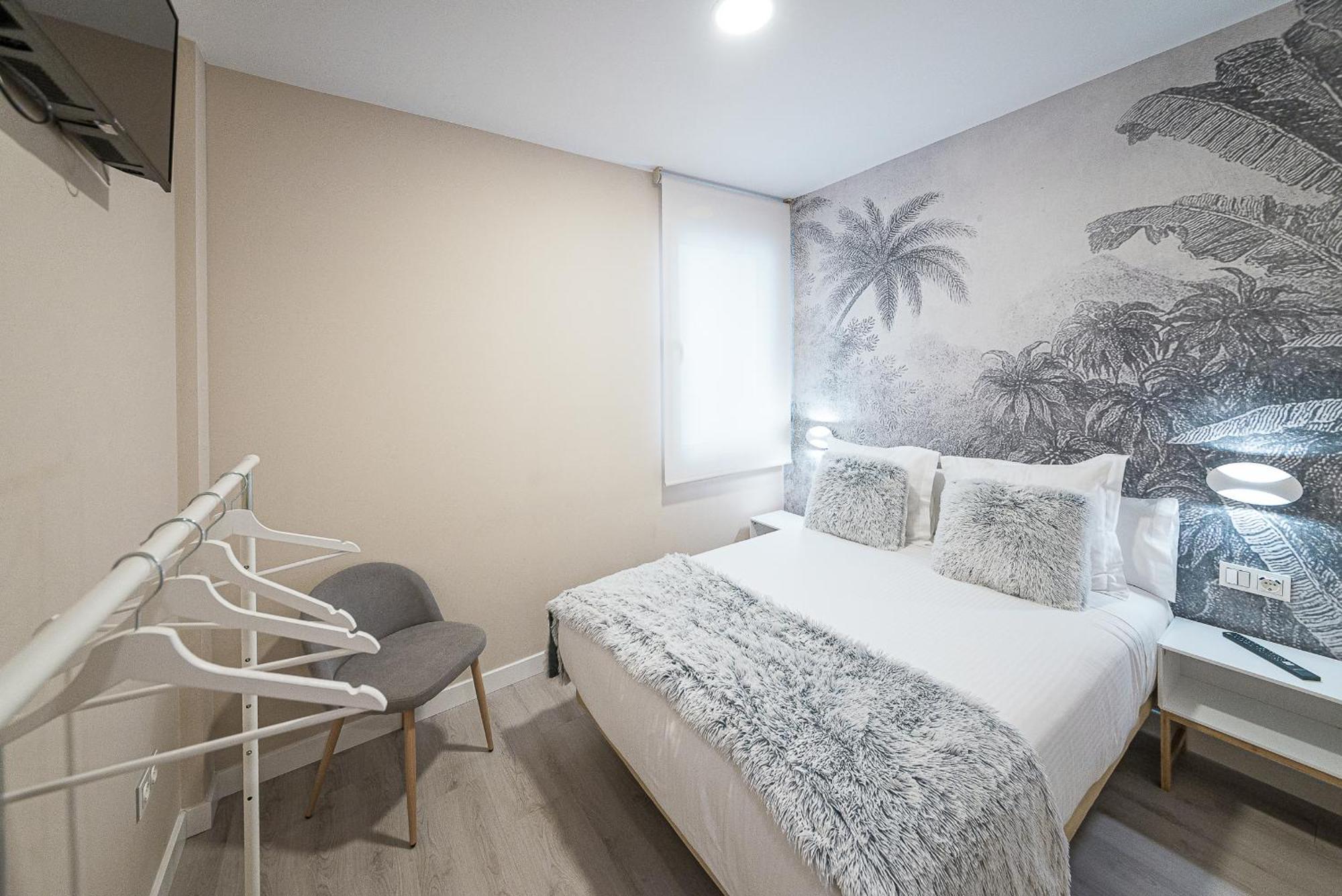 Hostal Plaza Boutique (Adults Only) Zaragoza Exterior photo
