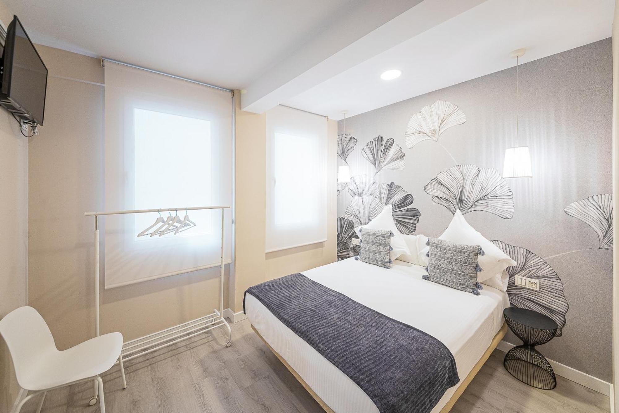 Hostal Plaza Boutique (Adults Only) Zaragoza Exterior photo